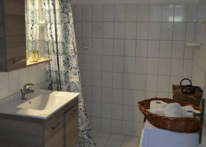 Valentino's 公寓 *